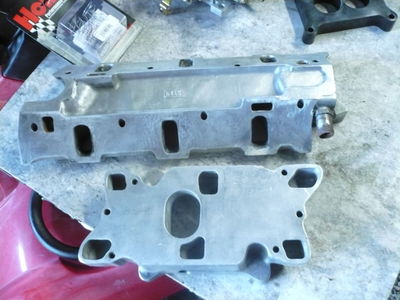 Holley_ja_Offenhauser_1.JPG