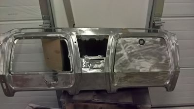 Vedin sen sitten pellille kun meni maalaukset ihan vituralleen. No nyt alusta...
